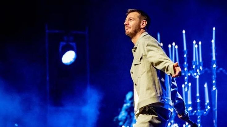 Teatro Colosseo, la stagione parte con l’AI di Alessandro Cattelan. E poi musica, comici e attualità