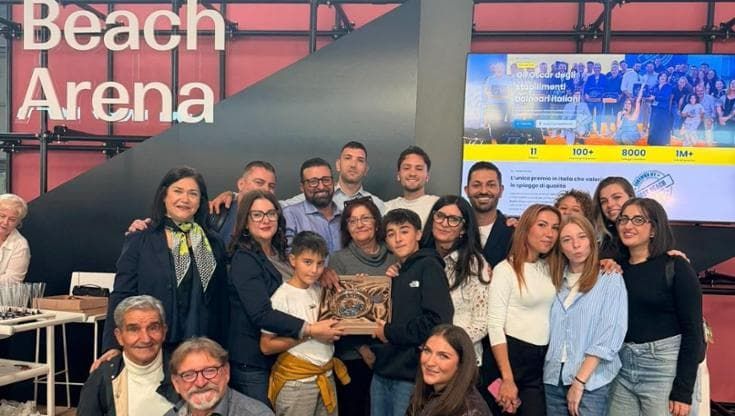 Il miglior beach bar d’Italia è il Pantarei di San Nicandro Garganico: “Vale la pena crederci”