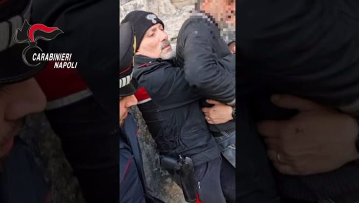 Castellammare, in bilico sul burrone: 48enne salvato dai carabinieri, era scomparso da tre giorni