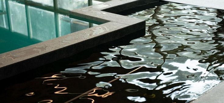Terme di Cervia: un bagno nella piscina più salata del Mar Morto per la psoriasi 