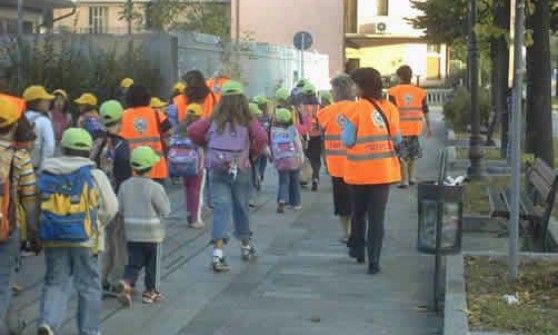 Liguria, partono 20 nuovi Pedibus<br />Tutti insieme a piedi a scuola