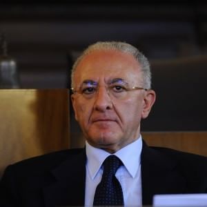 De Luca: "Ridicolo rinviare le primarie, Io vado avanti pure con la condanna"
