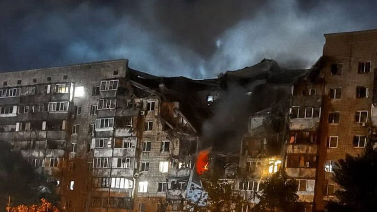 Terrore a Kiev, pioggia di missili e droni: esplosioni in tutta la città