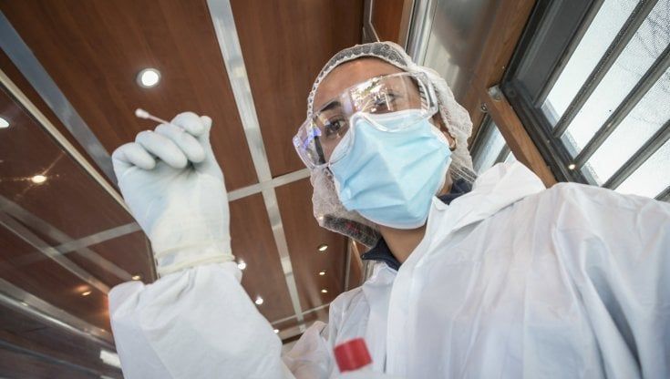 Covid, Lecce è la prima provincia in Italia per incidenza dei casi. Ma la Puglia resta in testa per copertura vaccinale