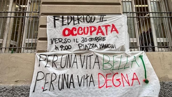 Napoli, Federico II occupata: blitz del rettore a Porta di Massa