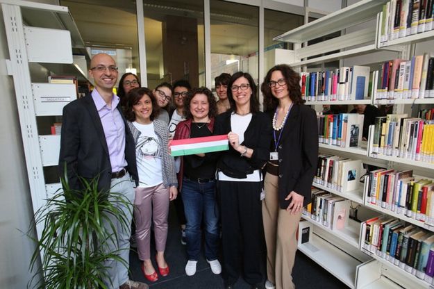 Reggio Emilia, la biblioteca in ospedale: mille libri per pazienti e famiglie