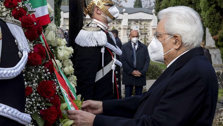 Mattarella ancora in campo frena la lite governo-Regioni