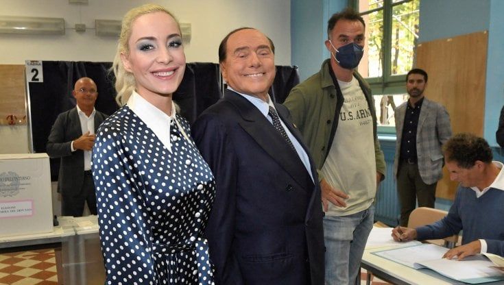 Forza Italia vicina alla Lega, Berlusconi tiene il partito all'8%. Tajani: "Noi determinanti per il governo"