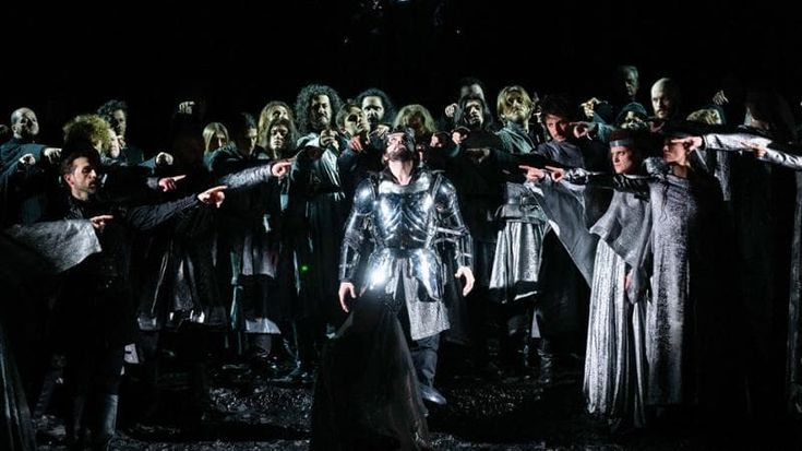 I torinesi scelgono il Regio, la prima del Macbeth ruba la scena a Sanremo