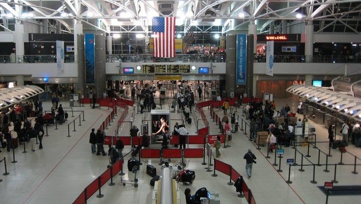 In volo verso New York. L'America riapre al mondo dopo 20 mesi di pandemia