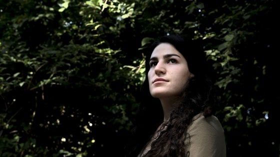 Francia, approvata la legge contro le violenze sessiste. Punite anche le molestie in strada, inclusi i fischi