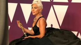Lady Gaga, l'abbraccio di Madonna che vale dieci Oscar 