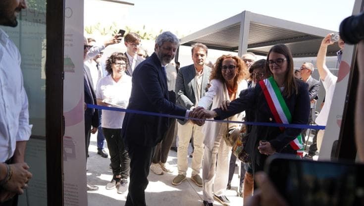 A Casapesenna inaugurati due beni confiscati ai clan. Fico: “Dove c’era la camorra ora c’è lo Stato”