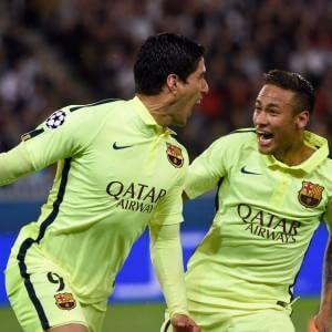 PSG-Barcellona 1-3, Suarez dà spettacolo a Parigi