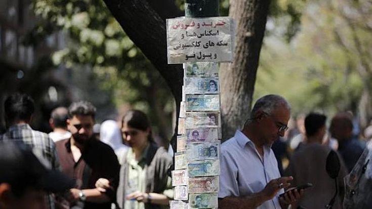 Voci sotto assedio, il blocco navale degli Usa travolge gli iraniani: “C’è chi porta le scorte di benzina a casa”