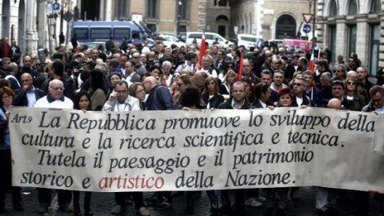 Opera, sit-in nazionale a Roma: "Stop ai licenziamenti, non zittite l'arte"