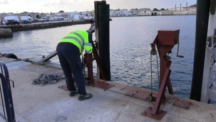 Favignana, la passerella è a pezzi: soppresse sette corse da e per Trapani