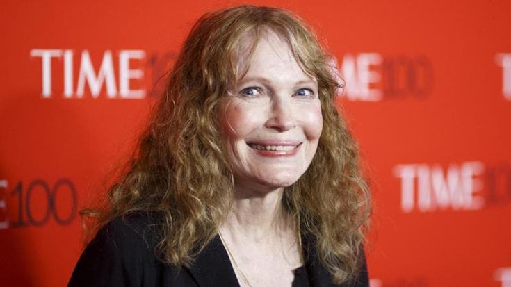 Mia Farrow, dopo anni di battaglie legali afferma: “Capisco chi vuole recitare con Woody Allen”