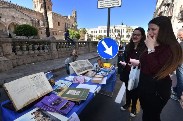 Migliaia di persone al Cassaro per la festa del libro
