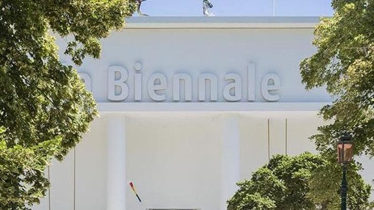 Biennale, appello per boicottare Israele. Il ministro Sangiuliano: “Inaccettabile, la mostra è spazio di libertà”