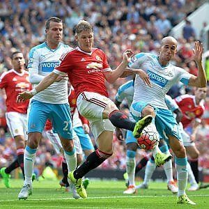 Inghilterra, United e Leicester frenano ma restano in vetta