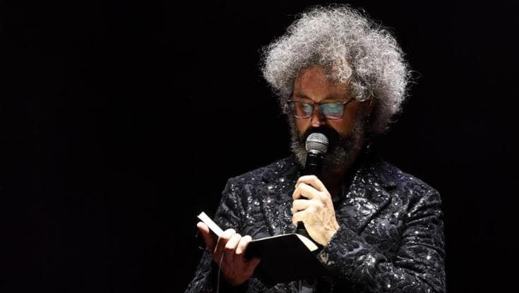 Simone Cristicchi al Duse: "Quella luce oltre le tenebre”