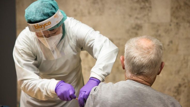 Poliambulatori e centri prelievi, pronti in Piemonte sessanta spot per vaccinare gli over 80
