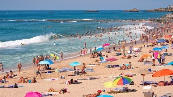 Spiagge, solo il 33 per cento di quelle campane sono libere