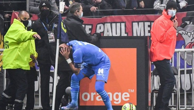 Bottiglietta in testa a Payet, tifoso condannato a 6 mesi. Entro 15 giorni misure speciali