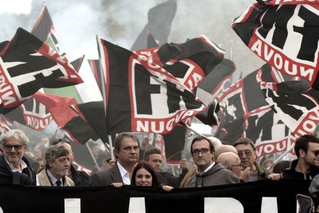 Roma, il corteo Forza Nuova all'Eur. Polemiche e striscioni contro gli immigrati