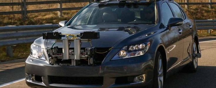 Anche Toyota sospende la sperimentazione dell'auto a guida autonoma