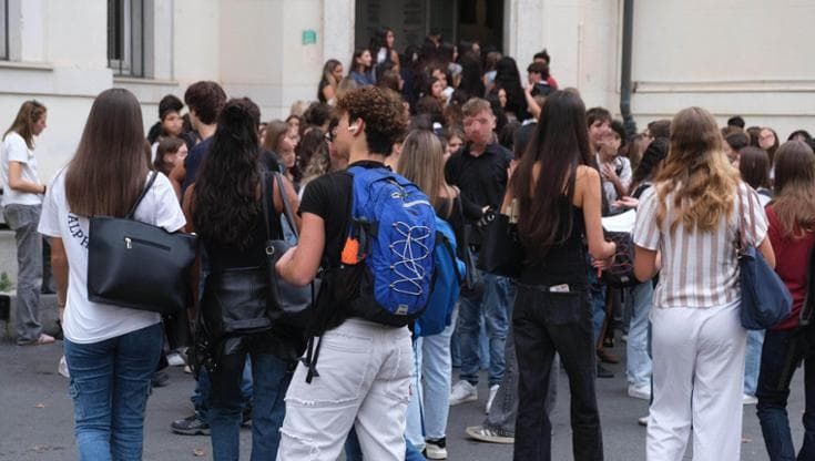 Scuola, prima campanella per 160mila studenti liguri, si inizia con divieti e carenze di docenti