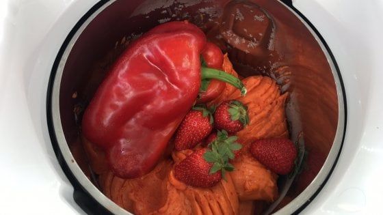 Gelato, il gusto dell'estate? E' tutto rosso: fragole e peperone