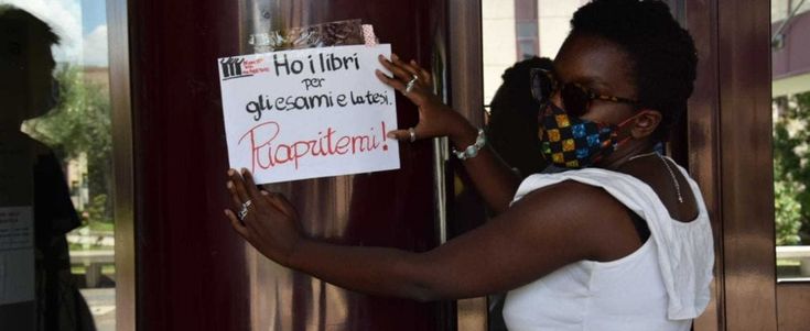 Roma, biblioteche e aule chiuse: corteo degli studenti a Tor Vergata 