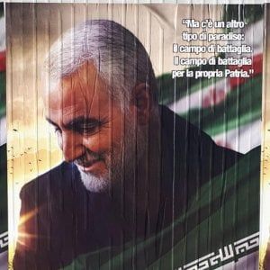 A Milano manifesti in onore di Soleimani, generale iraniano ucciso in un raid degli Usa