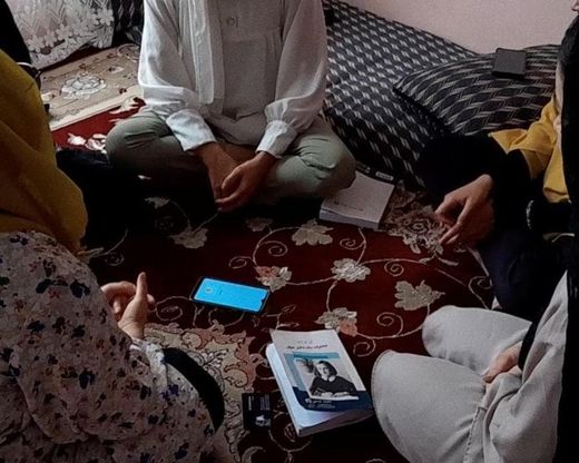 The secret reading club of Kabul, le donne afgane che leggono Anna Frank per resistere ai talebani