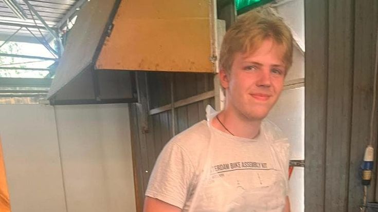 Festa dell’Unità, staffetta tra i volontari: “A 22 anni studio e faccio le mie vacanze nelle cucine”