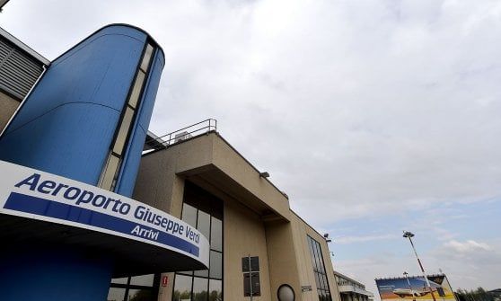 Aeroporto di Parma, addio al collegamento con Londra