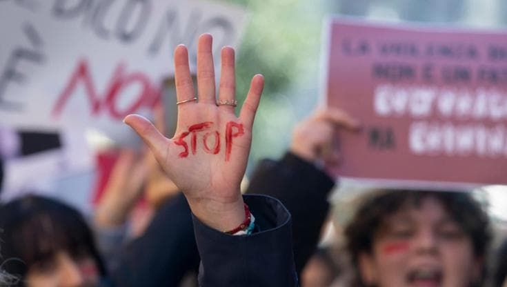 “No al Dl che introduce il reato di femminicidio”, l’appello di 80 docenti giuriste. Ecco perché