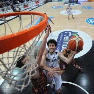 Basket, primo rinforzo per Milano: arriva Pascolo