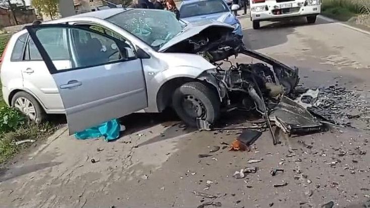 Scontro frontale a Foggia, muoiono una 35enne e un 53enne. Tra i feriti due bambini di 13 e 4 anni