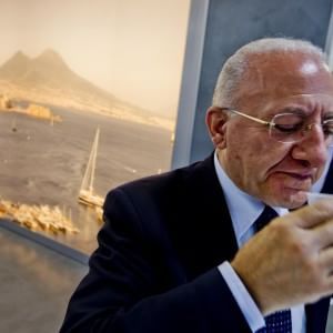 "Forza Vincenzo", i sostenitori accolgono De Luca all'Arenile di Bagnoli 