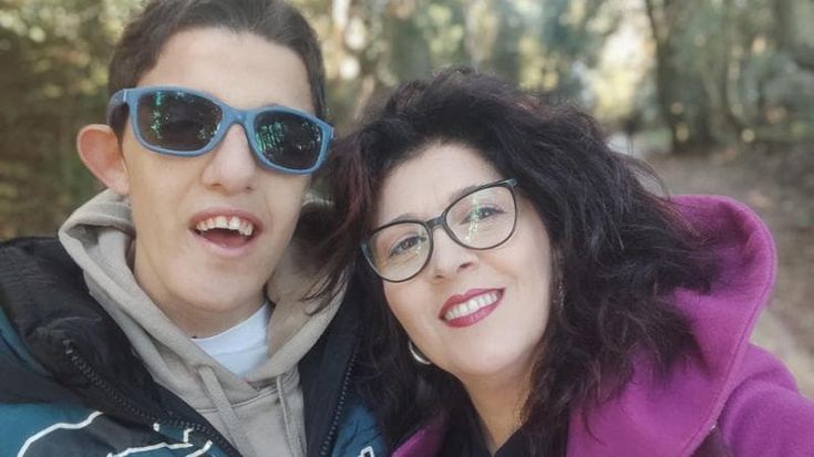 Diciannovenne con disabilità gravissima, la mamma: “C’è una legge per aiutarlo ma viene ignorata”
