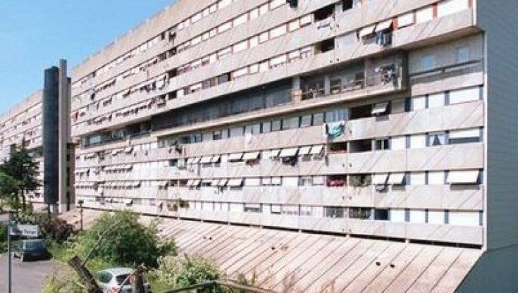 Racket delle case popolari, 48 rinvii a giudizio: mazzette e "regalucci" in cambio di alloggi