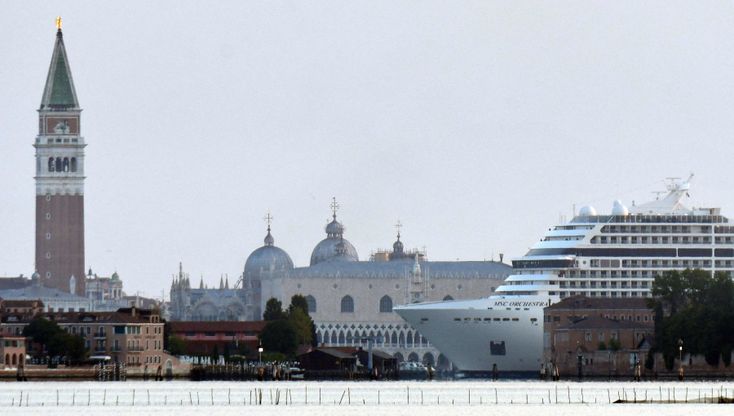 Venezia. All'alba attracca "Msc Orchestra": il percorso è sempre lo stesso