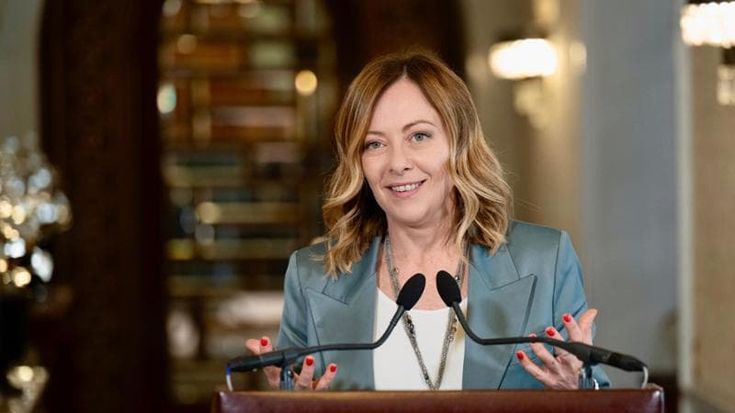 Meloni a Tunisi, la fiction della conferenza stampa senza giornalisti è ormai un format