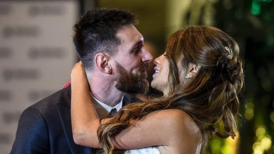 Argentina, Lionel Messi ha detto 'sì': matrimonio-evento con Antonella Roccuzzo