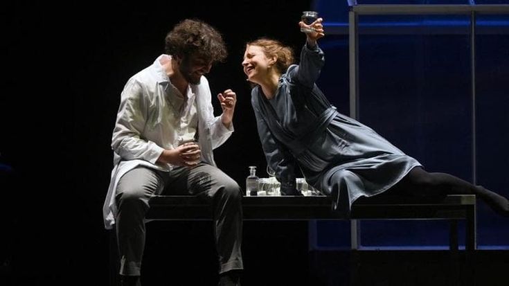 Cosa fare a Milano oggi 22 novembre: Bulgakov al Teatro degli Angeli e la Drawing Week