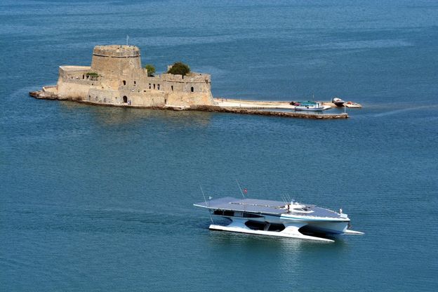 Turanor, giro in Grecia per il catamarano ecologico