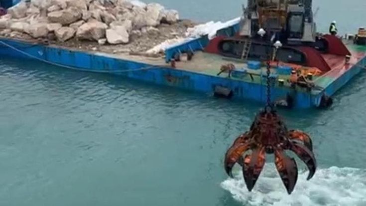 Coppa America, lavori in mare a Bagnoli: pronta la nuova scogliera sommersa